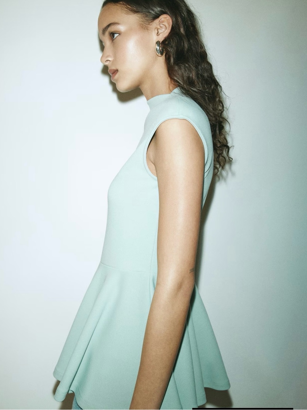 ✨H&M Mint Green Sleeveless Peplum Top✨